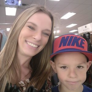 Meet your Posher, Holly